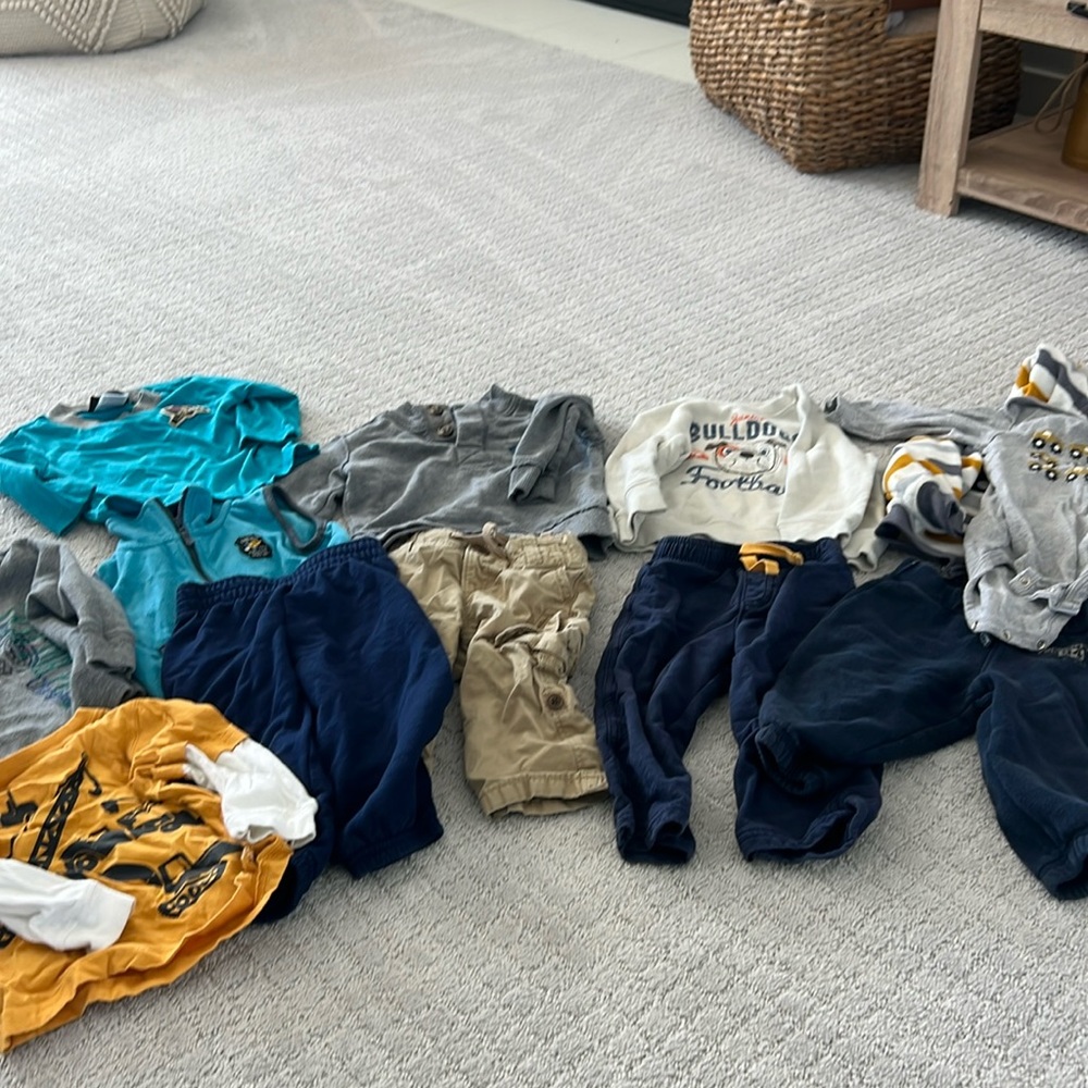 Boys 18 month lot!4 pants, 2 sweatshirts, vest, 3 long sleeve, zip up sweatshirt